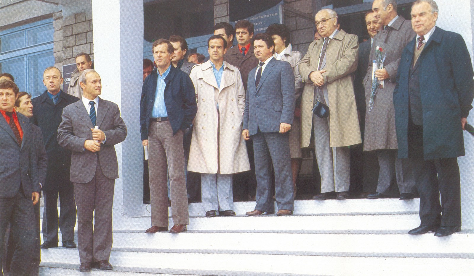 Космонавты