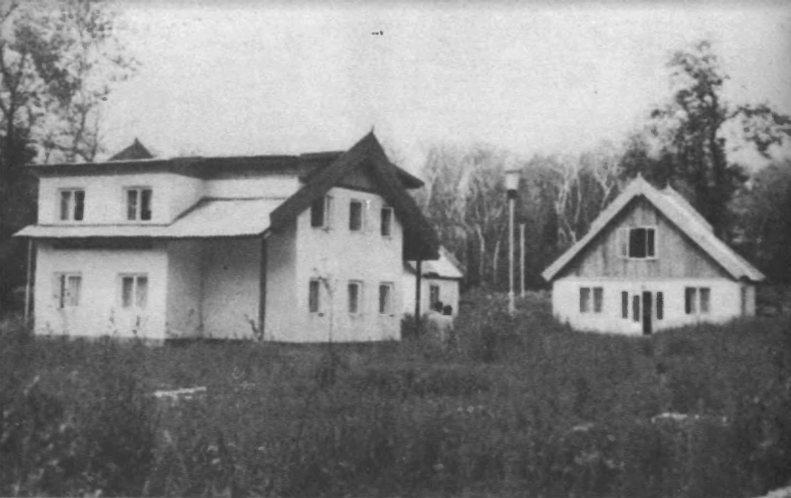 Один из домов отдыха на берегу Днестра